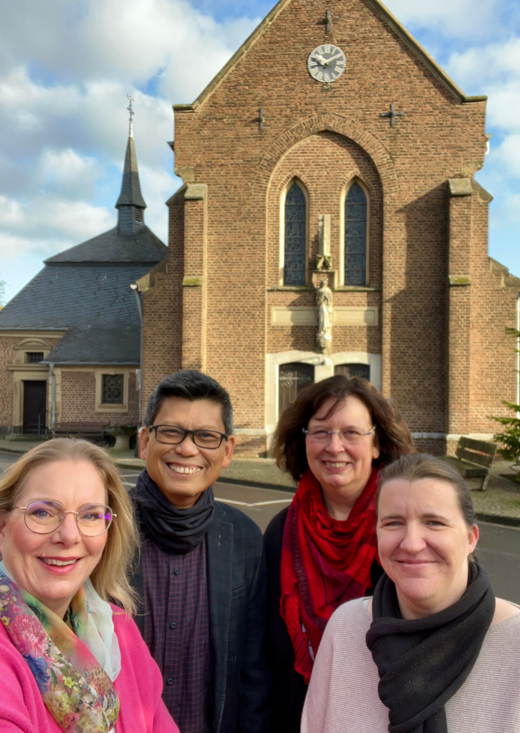 Unterstützer-Team der Holtumer Oktav (von links nach rechts: B. Althoff, Pfr. Tran, P. Elbern, St. Schmacks)