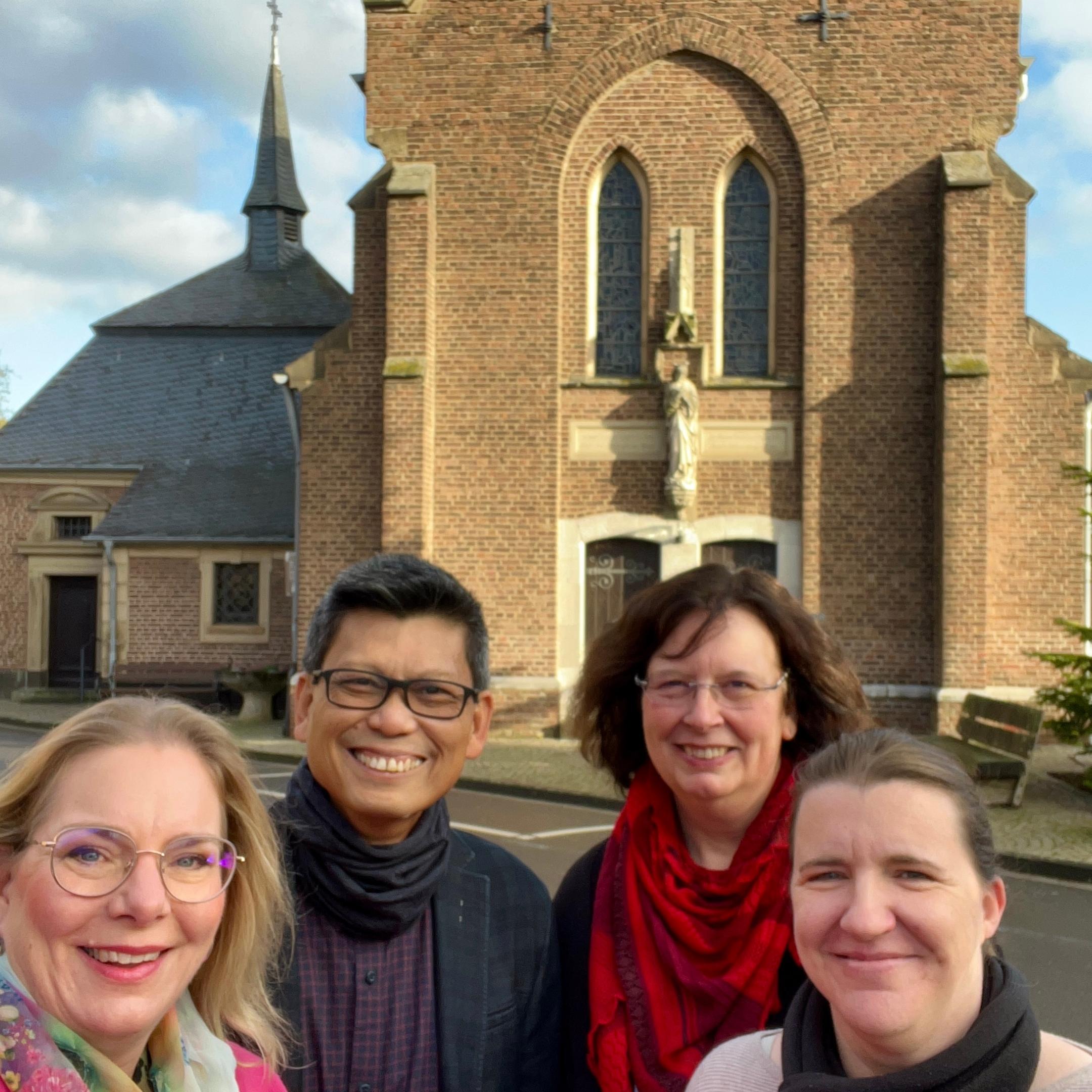 Unterstützer-Team der Holtumer Oktav (von links nach rechts: B. Althoff, Pfr. Tran, P. Elbern, St. Schmacks)