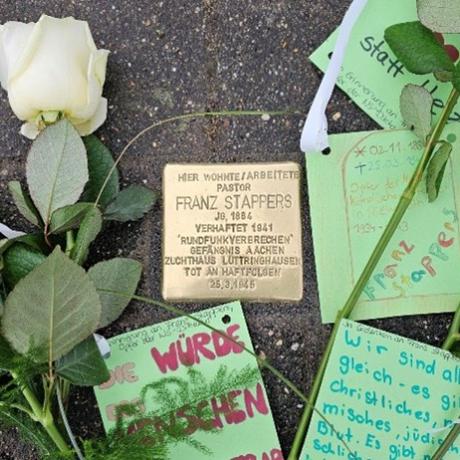 Bild Pfarrer Tran Text Januar Gegen das Vergessen